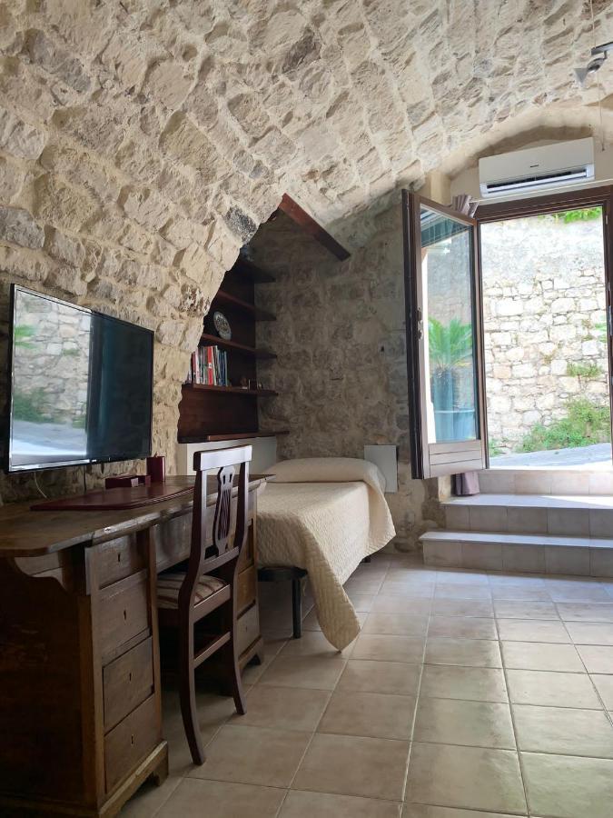 Aristogatti Hotel Ragusa Exterior photo