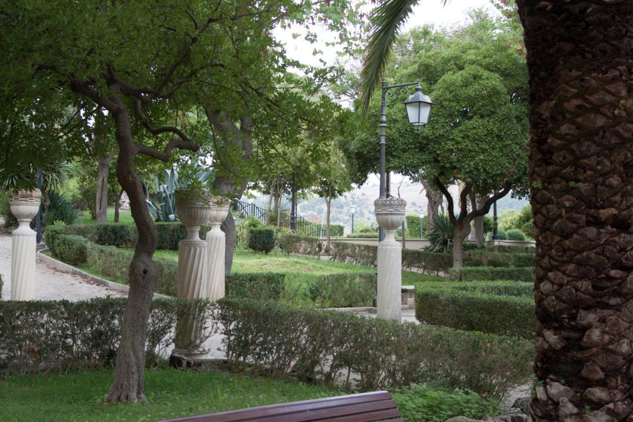 Aristogatti Hotel Ragusa Exterior photo